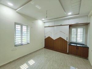 Room in 3 BHK Apartment at Mahatma Gandhi Inner Ring Road – for Sale