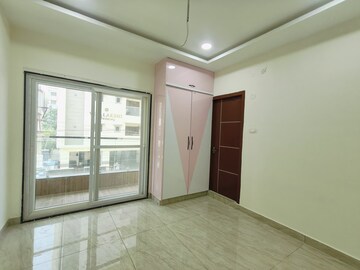 Room in 3 BHK Apartment at Mahatma Gandhi Inner Ring Road – for Sale