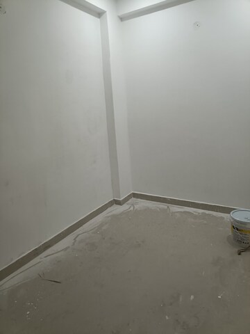 Room in 2 BHK Builder Floor at Sector 89 – for Sale