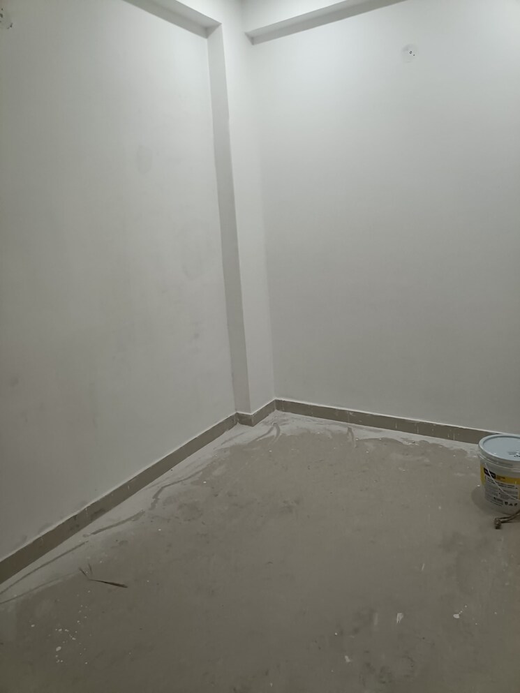 Room, sector 89 2 Bedroom 850 Sq.Ft. Builder Floor In Sector 89 Noida 9499955