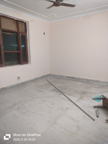 Room in 2 BHK Builder Floor at Sector 15 – for Rent