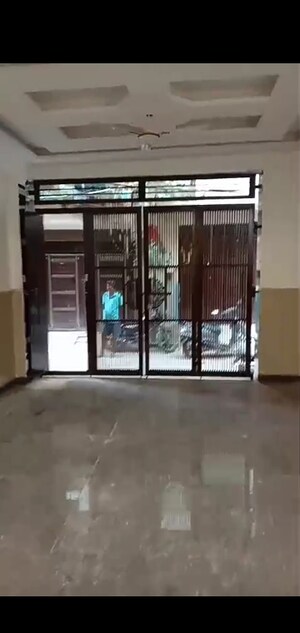 Room in 2 BHK Independent House at Dwarka Mor – for Sale