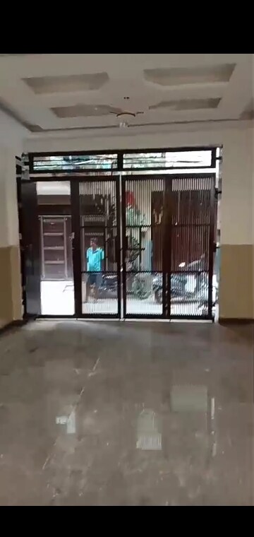 Room in 2 BHK Independent House at Dwarka Mor – for Sale