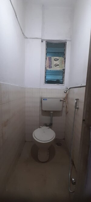 Bathroom in 4 BHK Apartment at Lodha Woods, Kandivali East – for Rent