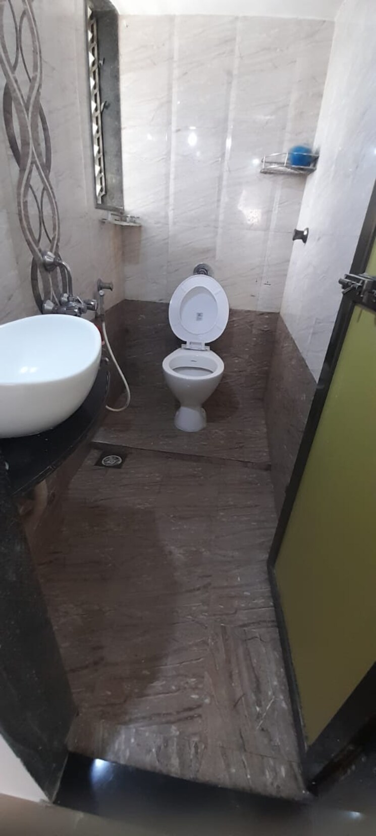 Bathroom, lodha-woods 4 Bedroom 1511 Sq.Ft. Apartment In Kandivali East Mumbai 9499980