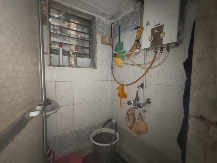 Bathroom, omkar-chs-ghansoli 1 Bedroom 600 Sq.Ft. Apartment In Ghansoli Sector 1 Navi Mumbai 9499986