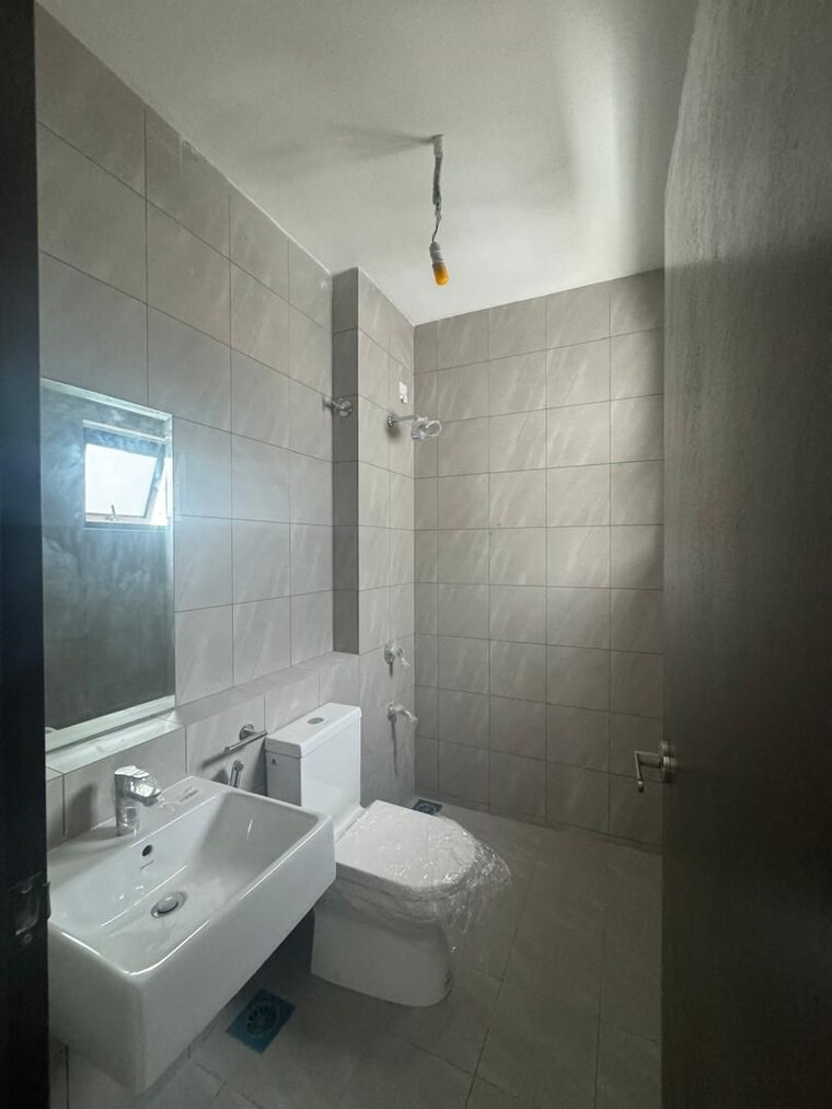 Bathroom, gulmohar-chs-kurla-east 2 Bedroom 650 Sq.Ft. Apartment In Kurla East Mumbai 9499983