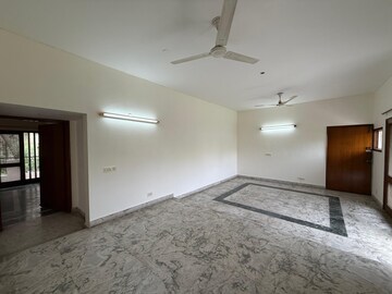 Room in 2 BHK Builder Floor at Kalkaji – for Rent