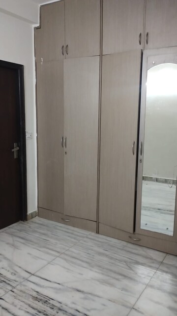 1 BHK Builder Floor For Rent in Sector 54