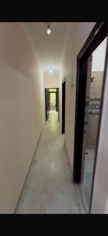 2 BHK Builder Floor – Entrance View at Kalkaji - for Rent