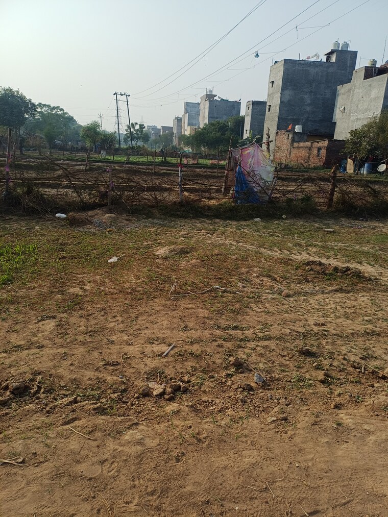 Garden, palla  102 Sq.Yd. Plot In Palla Faridabad 9500009