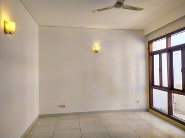 Master Bedroom in 2.5 BHK Builder Floor at Greater Kailash ii – for Rent