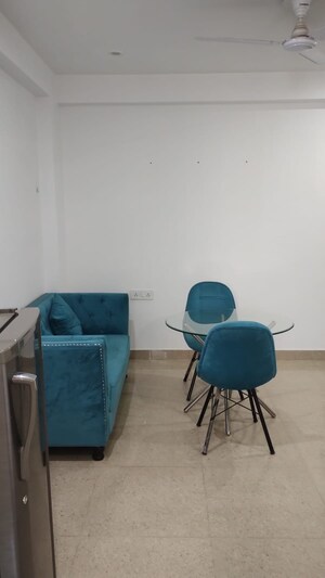 Team Area in 1 BHK Builder Floor at Dlf Phase V – for Rent