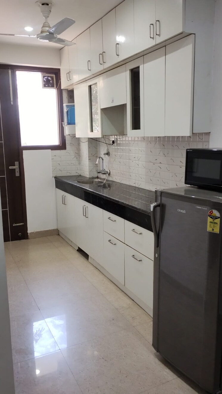 Kitchen, dlf phase v 1 Bedroom 600 Sq.Ft. Builder Floor In Dlf Phase V Gurgaon 9500010