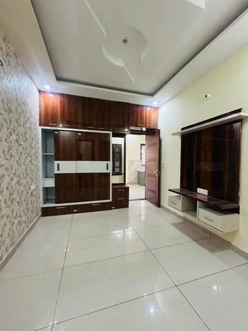 Room in 4 BHK Villa at Sunny Enclave – for Rent