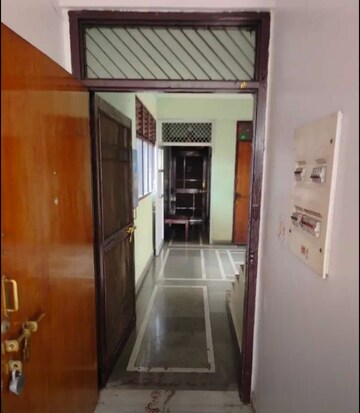 Building Lobby in 2 BHK Apartment at Hazratganj – for Rent