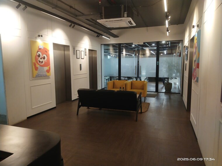 Living Room, lotus-nilkamal-business-park Commercial Office Space 7500 Sq.Ft. In Andheri West Mumbai 9500023