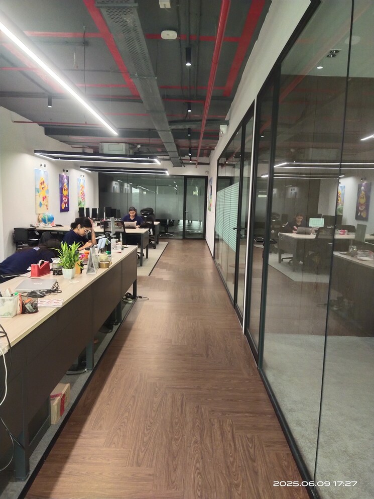 Balcony, lotus-nilkamal-business-park Commercial Office Space 7500 Sq.Ft. In Andheri West Mumbai 9500023