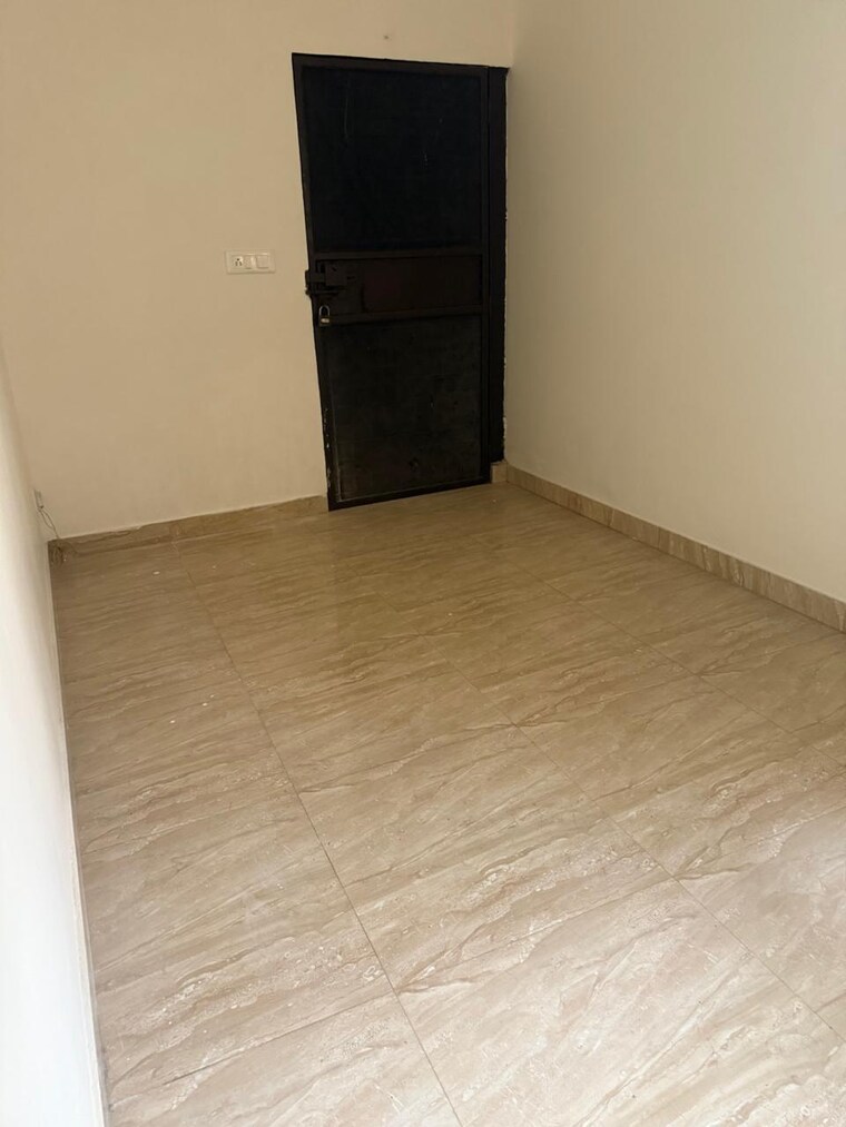 Room, vasant kunj enclave 3 Bedroom 1200 Sq.Ft. Apartment In Vasant Kunj Enclave Delhi 9500075