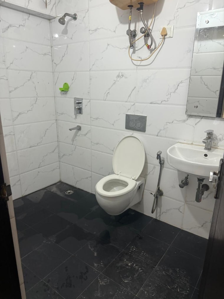 Bathroom, vasant kunj enclave 3 Bedroom 1200 Sq.Ft. Apartment In Vasant Kunj Enclave Delhi 9500075