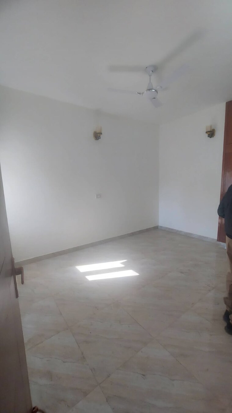 Room, saket 3.5 Bedroom 2100 Sq.Ft. Apartment In Saket Delhi 9500093