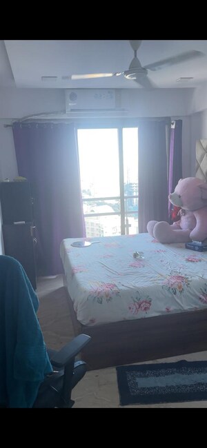 Bedroom in 3 BHK Apartment at Andheri West – for Rent