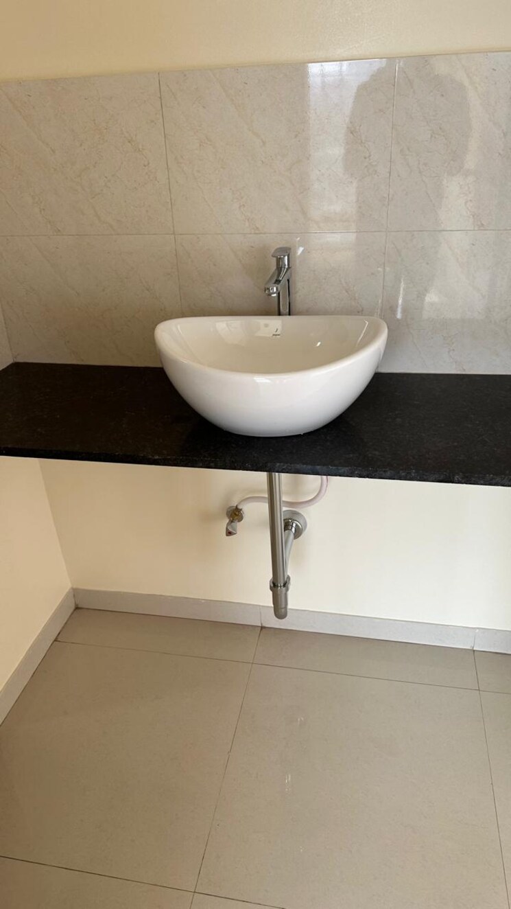 Bathroom, mantra-99-riverfront 3 Bedroom 1380 Sq.Ft. Apartment In Baner Pune 9500150