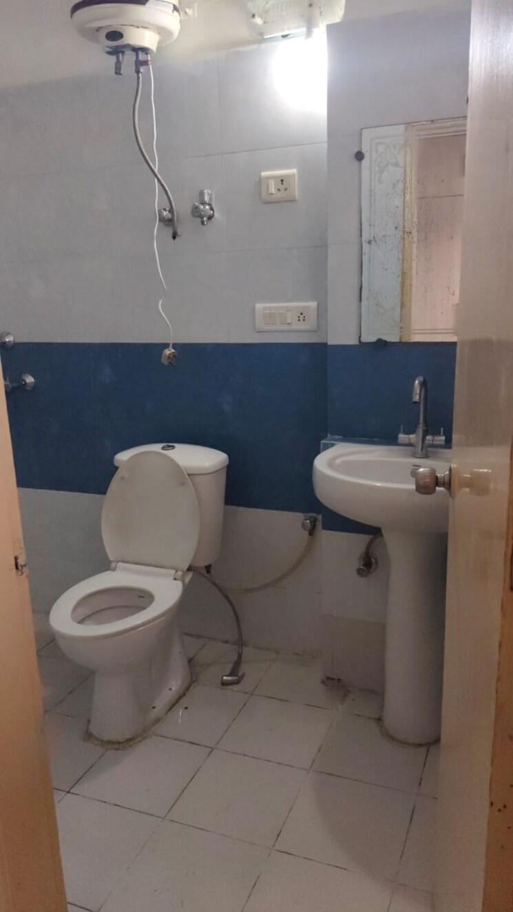 Bathroom, maxworth-premier-urban 3.5 Bedroom 1930 Sq.Ft. Apartment In Sector 15 Gurgaon 9500156