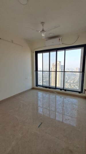 Room in 3 BHK Apartment at Dosti Eastern Bay, Wadala – for Rent