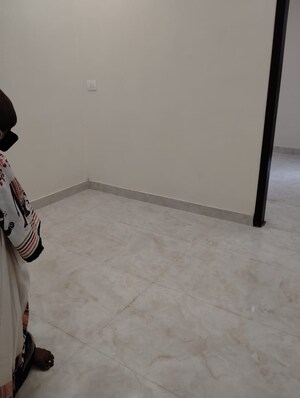 Room in 1.5 BHK Builder Floor at Kalkaji – for Rent