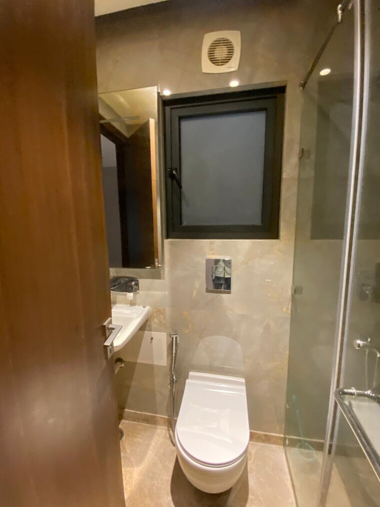 Bathroom, defence colony 2 Bedroom 218 Sq.Yd. Builder Floor In Defence Colony Delhi 9500225
