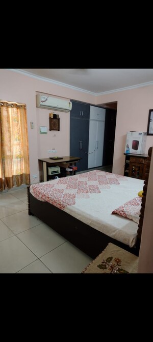 Bedroom in 4 BHK Apartment at Panchsheel Greens, Sector 16 Greater Noida – for Rent