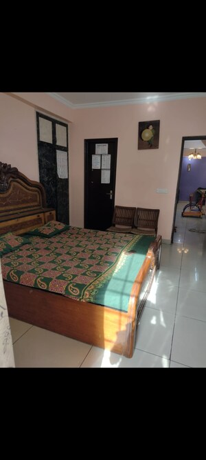 Bedroom in 4 BHK Apartment at Panchsheel Greens, Sector 16 Greater Noida – for Rent