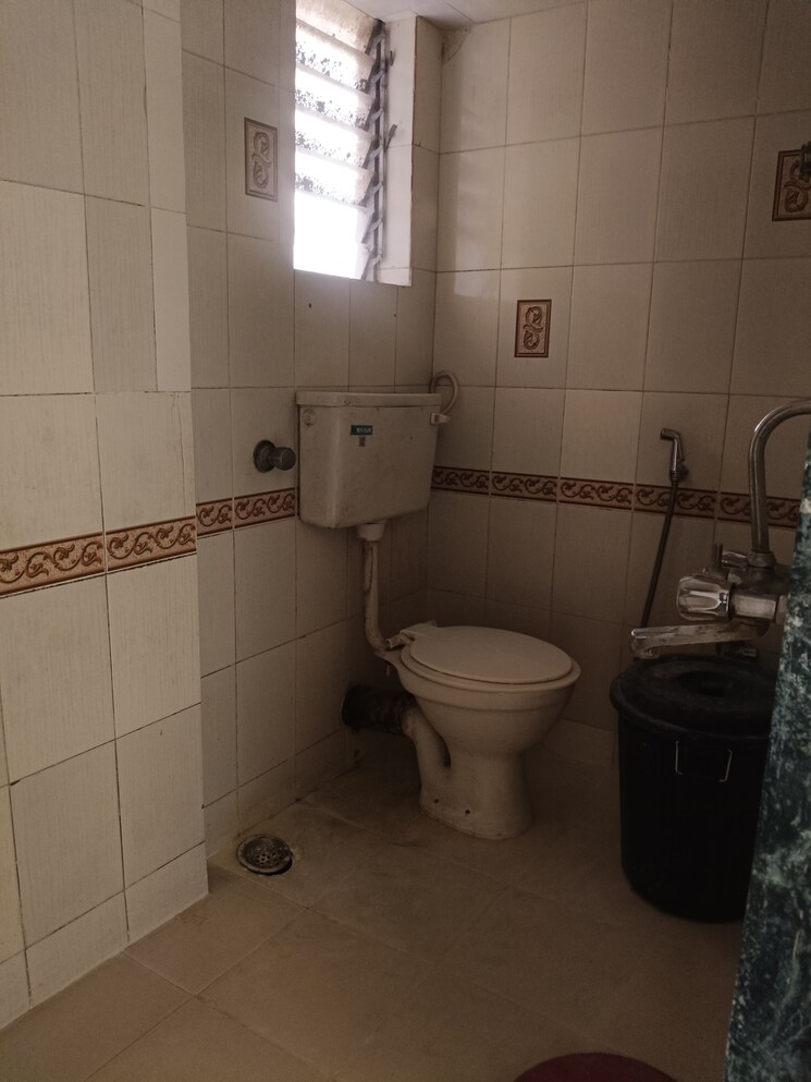 Bathroom, bindra-classic 1 Bedroom 500 Sq.Ft. Apartment In Andheri East Mumbai 9500232