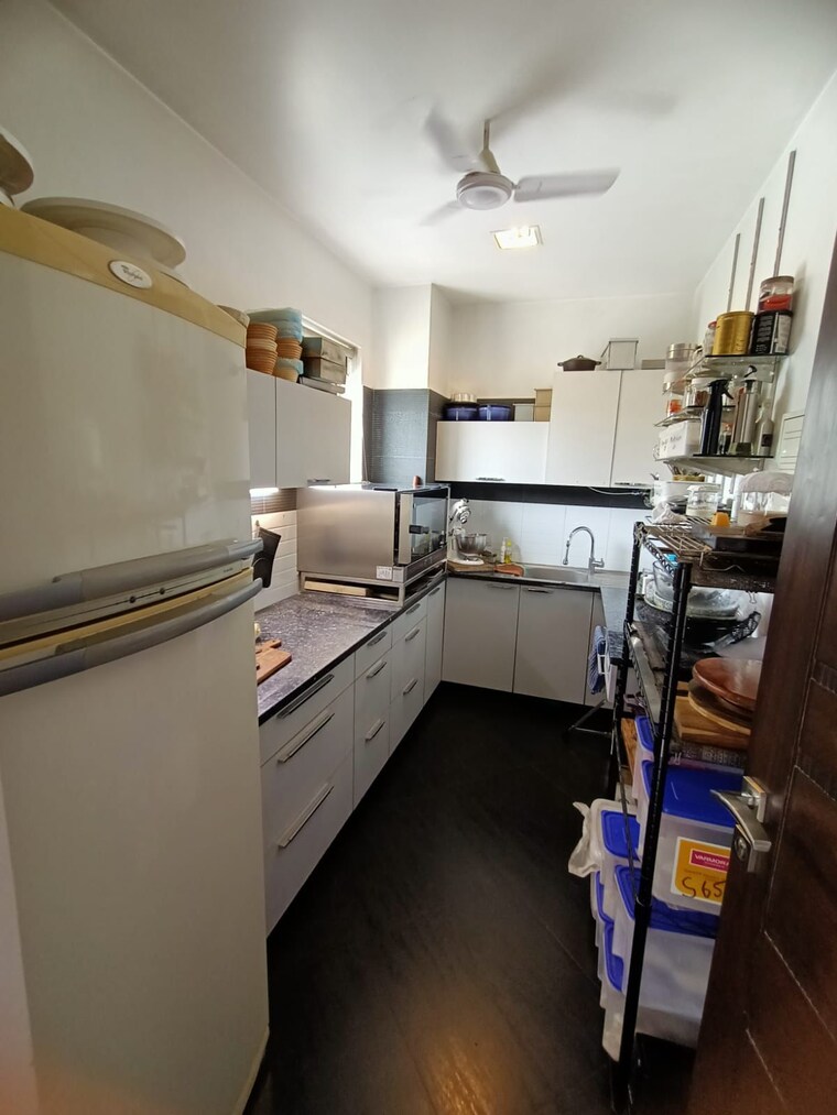 Master Bedroom, defence colony 3 Bedroom 217 Sq.Yd. Builder Floor In Defence Colony Delhi 9500233