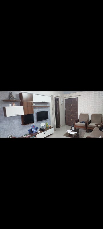 2 BHK Apartment For Rent in Galaxy North Avenue ll, Gaur City 2