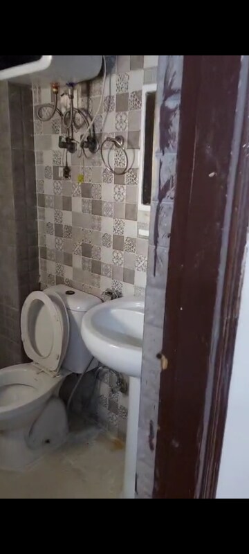 Bathroom in 2 BHK Apartment at Gardenia Gateway, Sector 75 – for Rent