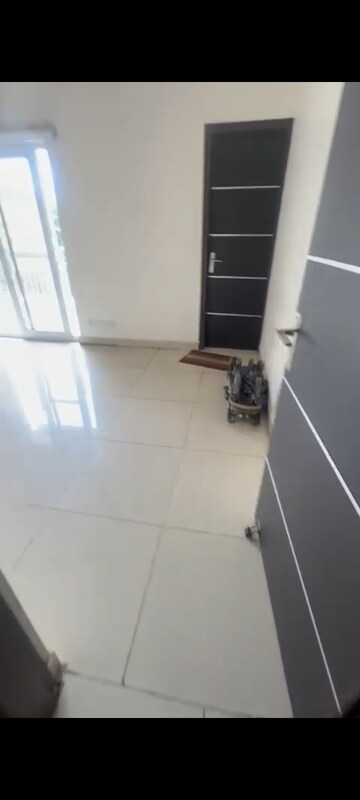 Bathroom in 3 BHK Apartment at Ajnara Grand Heritage, Sector 74 – for Rent