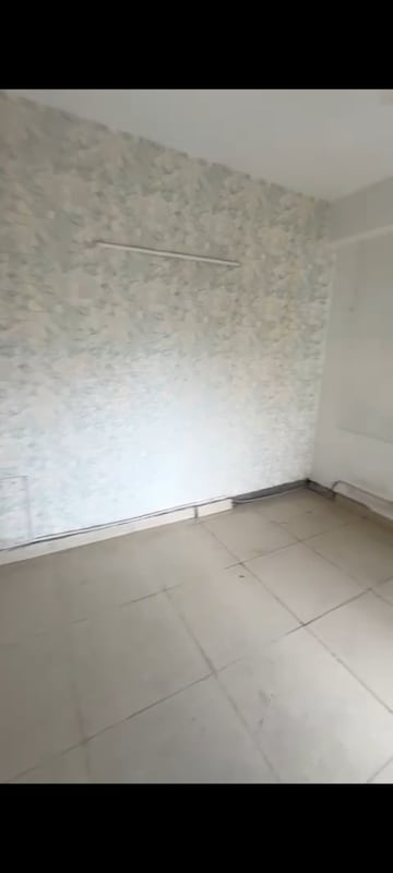 Room in 3 BHK Apartment at Ajnara Grand Heritage, Sector 74 – for Rent