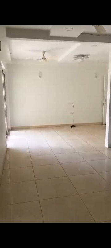 Room in 3 BHK Apartment at Civitech Stadia, Sector 79 – for Rent