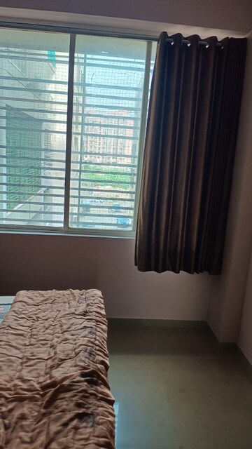 Room in 2 BHK Apartment at Shashwat Procon Zealous, Chandkheda – for Rent