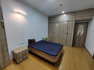 Bedroom in 3 BHK Apartment at Jawaharabad Apartment, Bandra West – for Rent