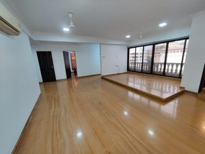 Living Room in 4 BHK Apartment at Jawaharabad Apartment, Bandra West – for Rent