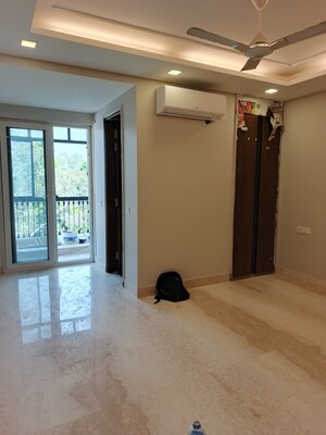 Room in 4 BHK Builder Floor at Jangpura – for Rent