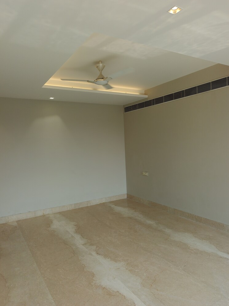 Room, jangpura 4 Bedroom 3000 Sq.Ft. Builder Floor In Jangpura Delhi 9500279