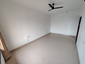 Room in 3 BHK Apartment at Bandra West – for Sale