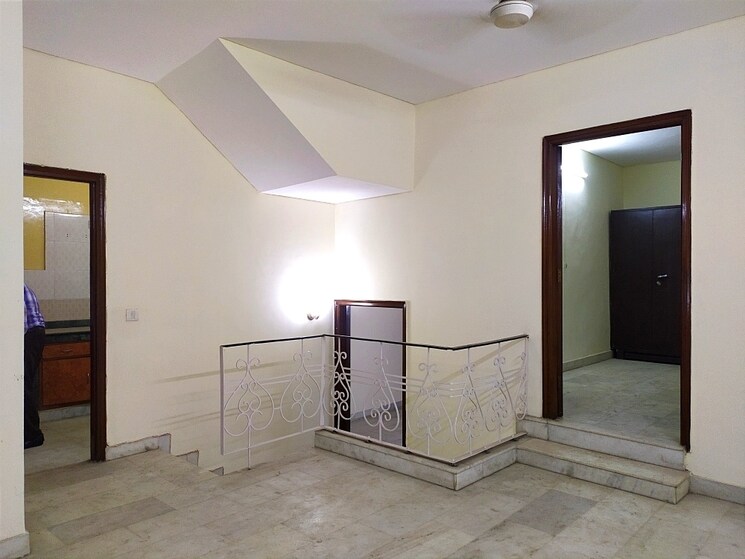 Living Room, chittaranjan park 2 Bedroom 1100 Sq.Ft. Builder Floor In Chittaranjan Park Delhi 9500303