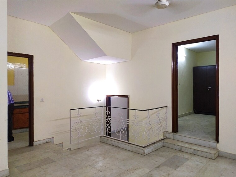 Living Room, chittaranjan park 2 Bedroom 1100 Sq.Ft. Builder Floor In Chittaranjan Park Delhi 9500303