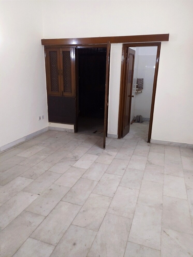 Master Bedroom, chittaranjan park 2 Bedroom 1100 Sq.Ft. Builder Floor In Chittaranjan Park Delhi 9500303