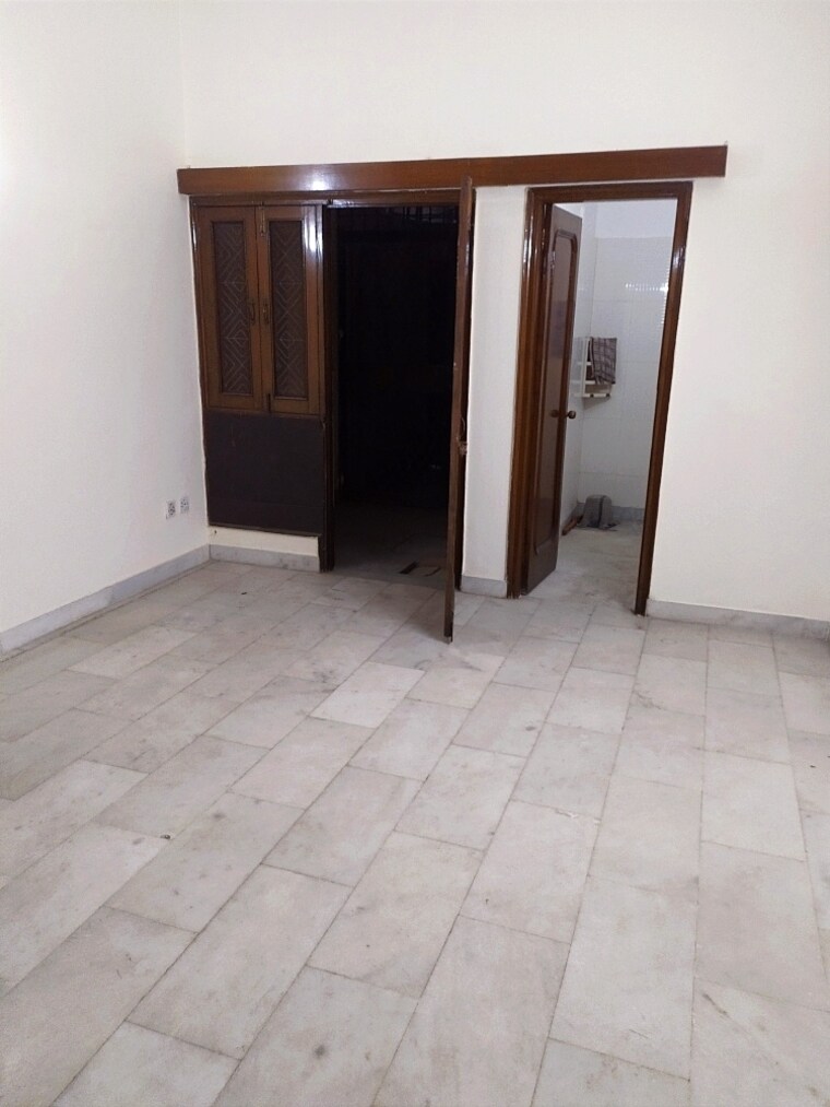 Master Bedroom, chittaranjan park 2 Bedroom 1100 Sq.Ft. Builder Floor In Chittaranjan Park Delhi 9500303